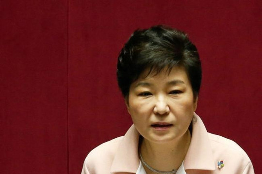 Tổng thống Hàn Quốc bị cáo buộc thông đồng với bạn thân tống tiền doanh nghiệp