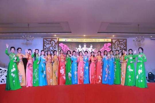 Đêm bán kết cuộc thi Người đẹp Xứ Dừa 2016 đã chọn ra 20 gương mặt khả ái