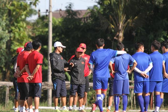 Công Phượng nỗ lực luyện tập để hy vọng được đá chính gặp Malaysia