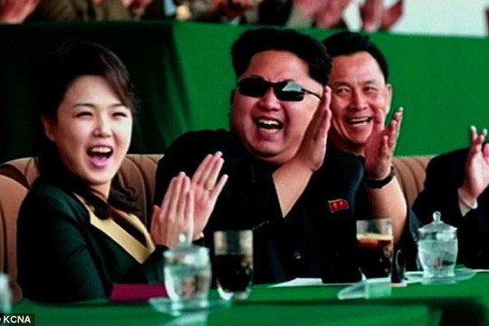 Dẹp tan tin đồn, vợ Kim Jong-un bất ngờ xuất hiện sau 7 tháng 