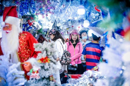 Thiên đường đồ trang trí Giáng Sinh 2016 làm lung linh Sài Gòn
