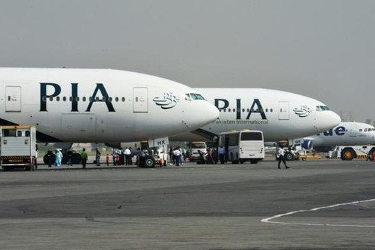 Máy bay chở 47 người bị rơi ở Pakistan 