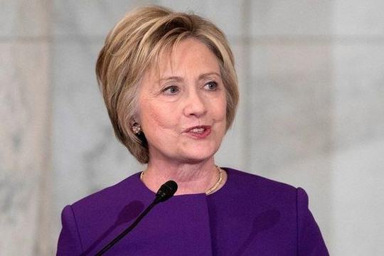 Bà Hillary Clinton kêu gọi tuyên chiến với 'đại dịch' tin tức giả