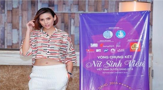 Thầy trò siêu mẫu Hoàng Yến thị phạm catwalk cho Top 30 thí sinh 'Nữ sinh viên Việt Nam duyên dáng 2016'