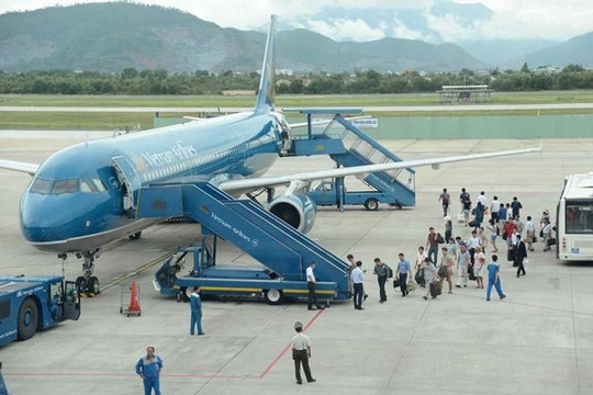 Vì sao máy bay Vietnam Airlines hạ cánh bất thành tại Cam Ranh?