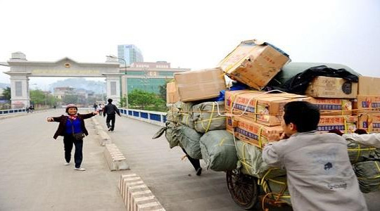 Nhân dân tệ mất giá có thể khiến hàng hóa Trung Quốc tuồn sang Việt Nam dễ dàng