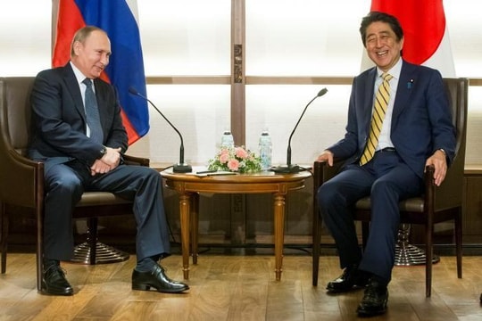 Tổng thống Putin và Thủ tướng Abe gặp riêng bàn chuyện lãnh thổ