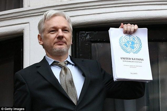 Ông chủ Wikileaks bác bỏ việc Nga giúp Donald Trump thắng cử