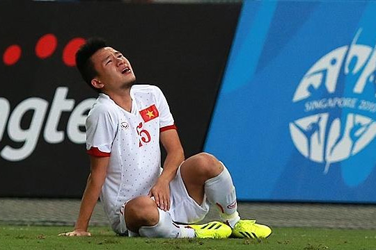 Gãy tay phải phẫu thuật, Võ Huy Toàn nghỉ ít nhất 6 tháng, lỡ hẹn V-League 2017