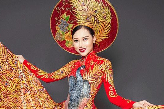 Hoàng Thu Thảo vào top 10, đoạt giải 'Trang phục dân tộc đẹp nhất' Hoa hậu Du lịch Quốc tế 2016
