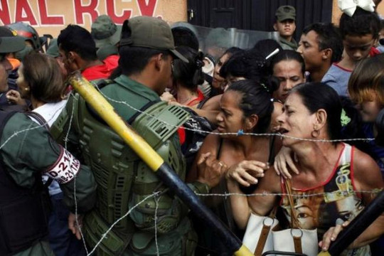 Venezuela hỗn loạn, 300 người bị bắt