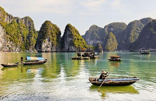 Vịnh Hạ Long, top 10 di sản đẹp nhất châu Á