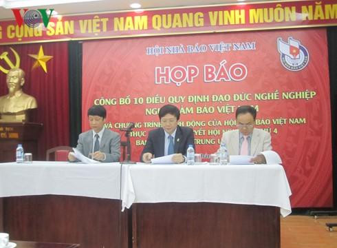 Công bố 10 điều quy định đạo đức người làm báo Việt Nam