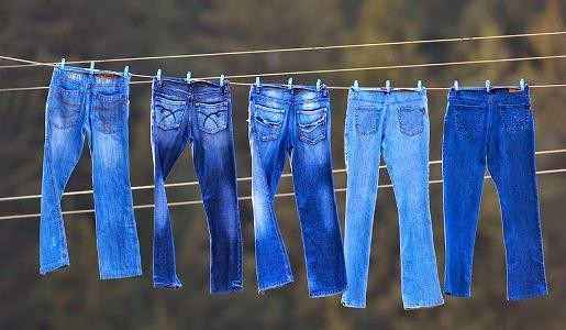 Mẹo giúp giữ quần jeans bền màu và luôn mới 