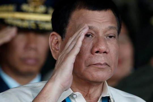 Thống thống Duterte tuyên chiến với cờ bạc trực tuyến