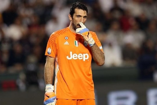 Trước Giáng sinh, Buffon nhận lại nỗi đau như 13 năm trước