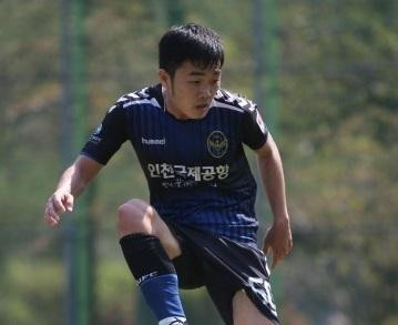Xuân Trường chính thức là người của Gangwon FC