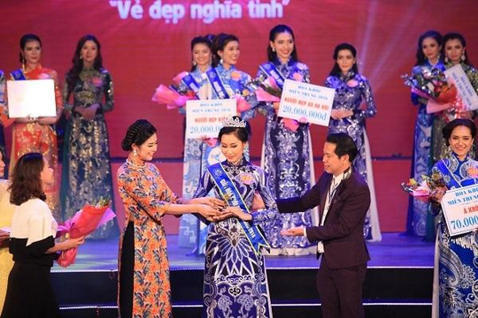 Nhan sắc đến từ Bình Thuận đăng quang Hoa khôi miền Trung 2016