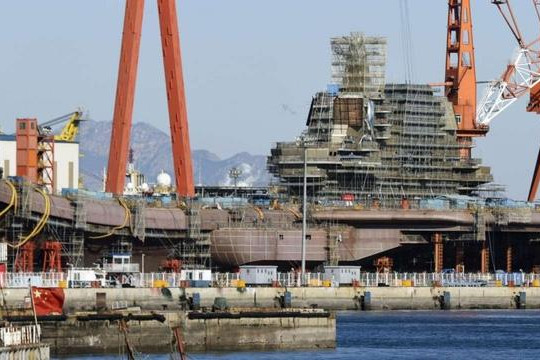 Truyền thông Trung Quốc hốt hoảng vì bị Nhật phơi ảnh tàu sân bay tối mật