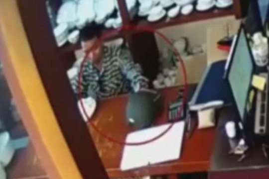 Người đàn ông trộm iPhone bằng mũ bảo hiểm