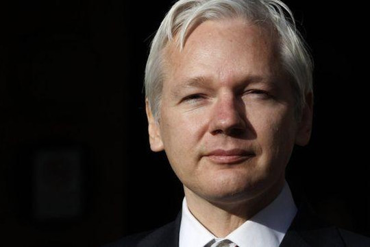 Ông chủ WikiLeaks tố cáo chính quyền Obama đang cố lật đổ ông Trump