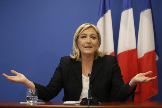 Ứng viên tổng thống Pháp, Le Pen bị điều tra vì 'lừa đảo có tổ chức'