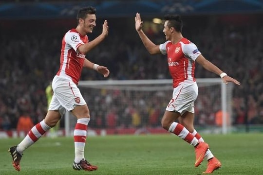 Mesut Ozil ra điều kiện với Pháo thủ