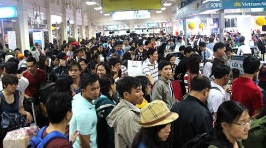 Hạn chế người đưa đón để chống quá tải tại sân bay Tân Sơn Nhất