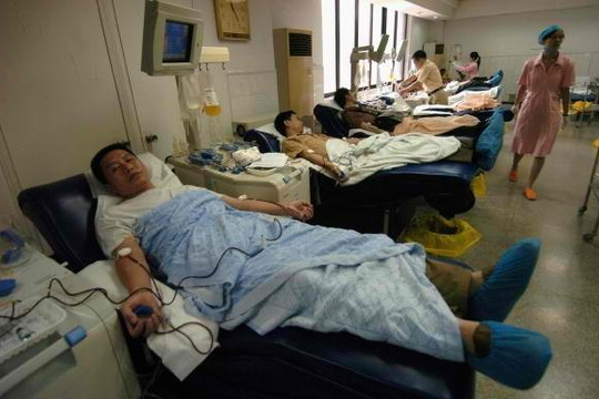 Viên chức Trung Quốc lo sợ bị 'cưỡng chế hiến máu'