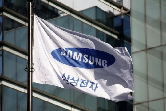 Hàn Quốc xem xét bắt hai lãnh đạo của Samsung 