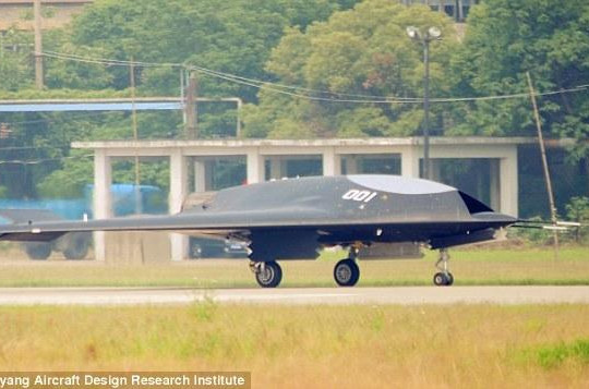 Trung Quốc khoe UAV tàng hình bề ngoài giống hệt B-2 của Mỹ