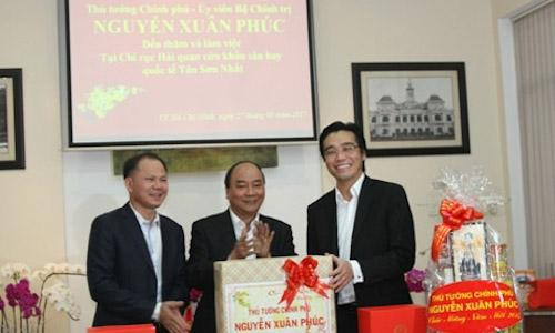Thủ tướng: Hải quan Tân Sơn Nhất cần đảm bảo cho Việt kiều về quê ăn tết thuận lợi