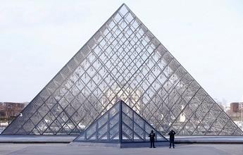 Bắn hạ kẻ tấn công bằng dao tại Viện bảo tàng Louvre
