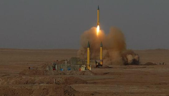 Không sợ Mỹ, Iran tiếp tục thử tên lửa hàng loạt