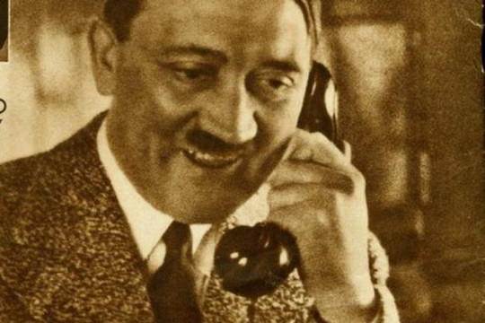 Chiếc điện thoại ‘giết người’ của Hitler được đấu giá 300.000 USD