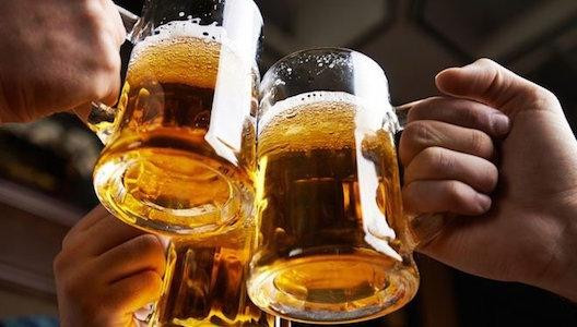 Nền kinh tế bia: Tết này người Việt uống nhiều bia hơn năm ngoái