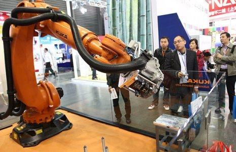 Hàng loạt công nhân Trung Quốc thất nghiệp vì robot
