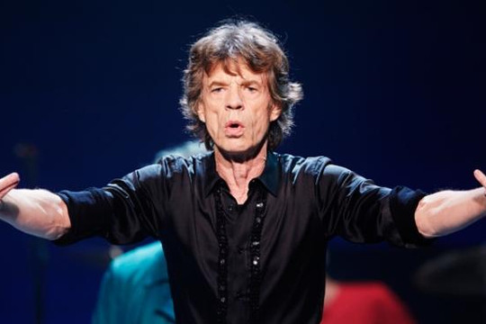 Trưởng nhóm Rolling Stones với quá khứ nghiện ngập, scandal tình ái và quan hệ đồng giới