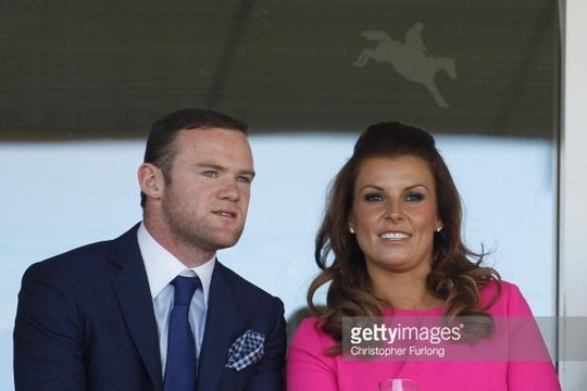 Wayne Rooney vẫn ở lại M.U vì... vợ