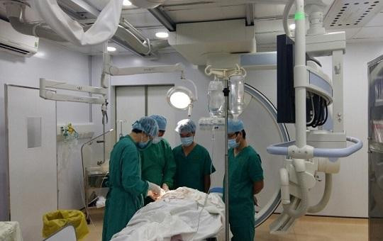Bệnh viện quận đầu tiên ở Việt Nam cấy máy tạo nhịp tim vĩnh viễn