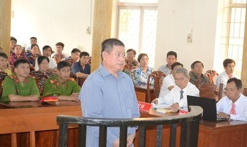 Tòa án An Giang xử trung tá Campuchia bắn chết người lĩnh 25 năm tù