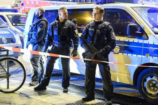 Tấn công bằng rìu tại ga tàu ở Đức, 5 người bị thương