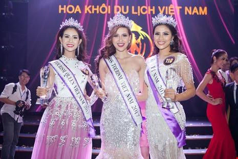 Người đẹp Khánh Ngân đăng quang 'Hoa khôi Du lịch Việt Nam 2017'