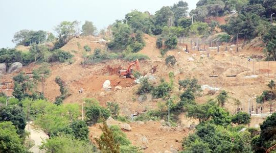 Đà Nẵng: Bán đảo Sơn Trà bị đào xới làm khách sạn, quận cũng...không biết