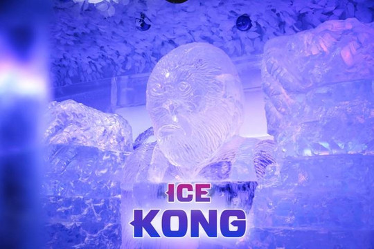 Xuất hiện hình tượng 'Kong băng' cao hơn 2 mét tại Sài Gòn
