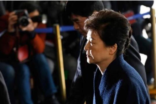 Cựu Tổng thống Hàn Quốc Park Geun-hye chính thức bị bắt giữ