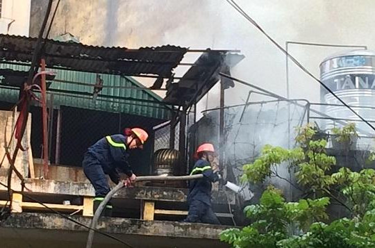 Hà Nội: Cháy nhà tại phố Yên Thế