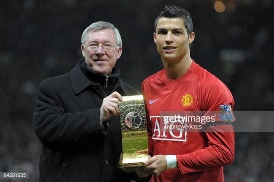 Ronaldo tiết lộ về biệt danh CR7 khi còn khoác áo M.U