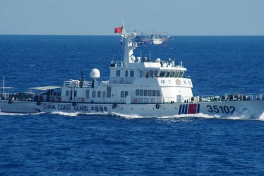 Tàu tuần tra Trung Quốc đe dọa Malaysia 
