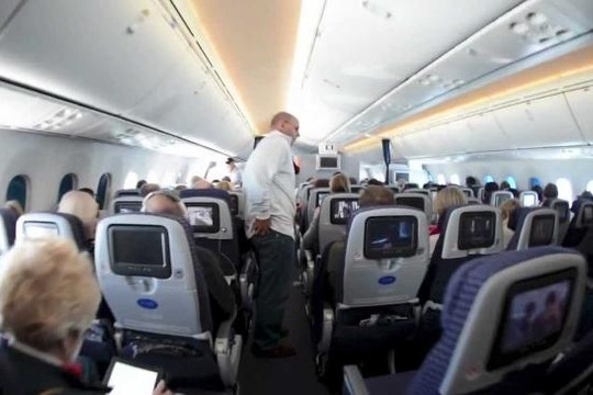 Những vụ bê bối gây chấn động trong lịch sử hãng hàng không United Airlines